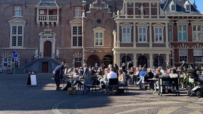 stadhuis + terras